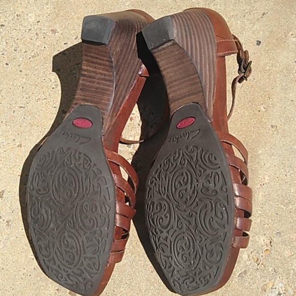 CLARKS Artisan Sandals - Picture 6 of 7